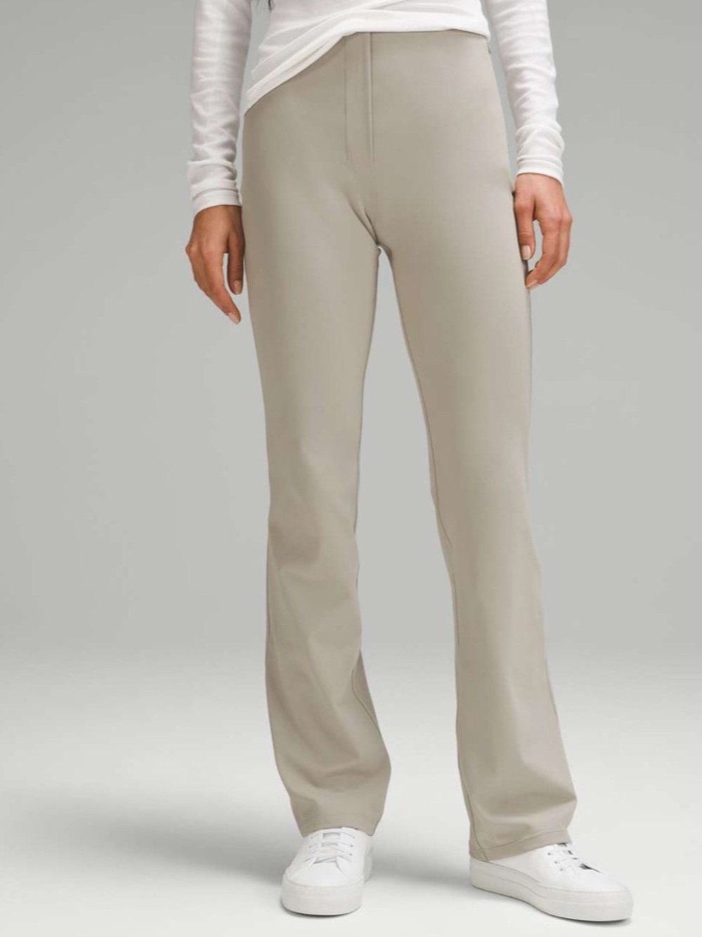Lululemon Smooth Fit Pull-On High-
Rise Pant size 2
Riverstone